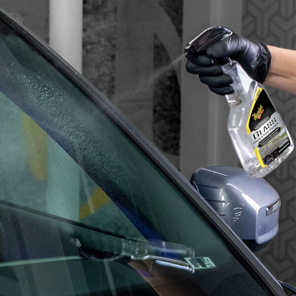 Meguiar’s Ultimate Glass Cleaner & Water Repellent